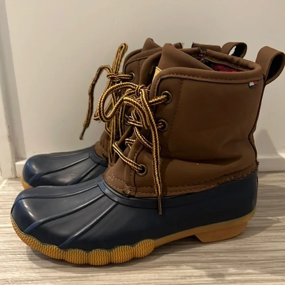 Tommy hilfiger girls on sale duck boots
